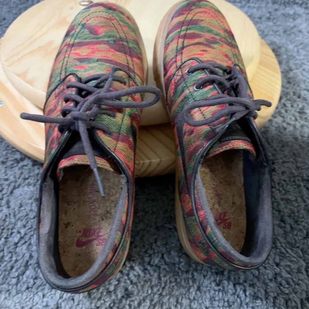 Nike SB Stefan Janoski Skate Shoes Mens Size 8.5 Canvas Camo Gum Sole Sneakers